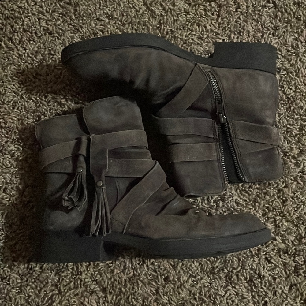 Born brand boots for sale size 7